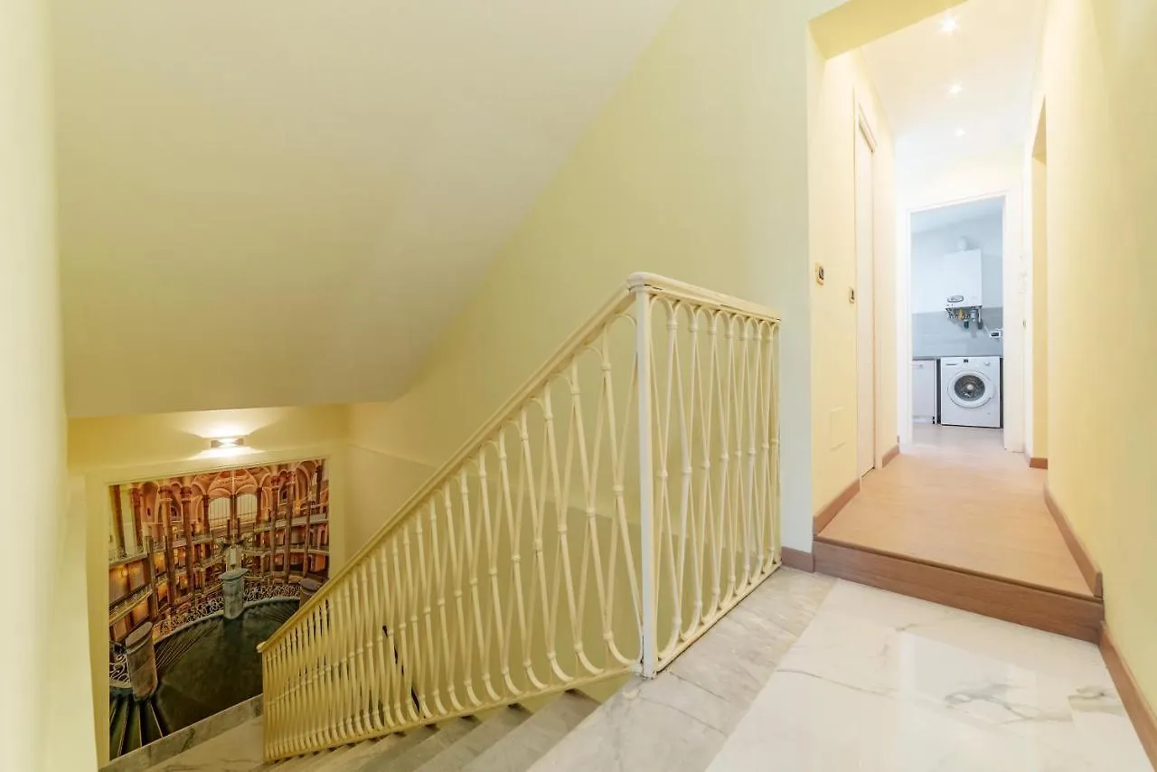Termini Station Elegant And Roomy Apartment Roma 0*,  Italia